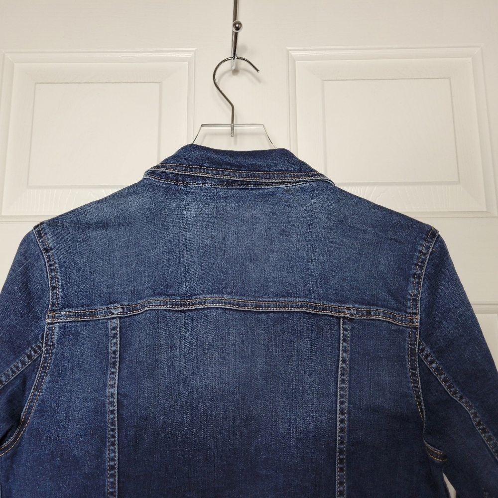 Well Worn Women's Medium Denim Jean Jacket - Picture 8 of 10